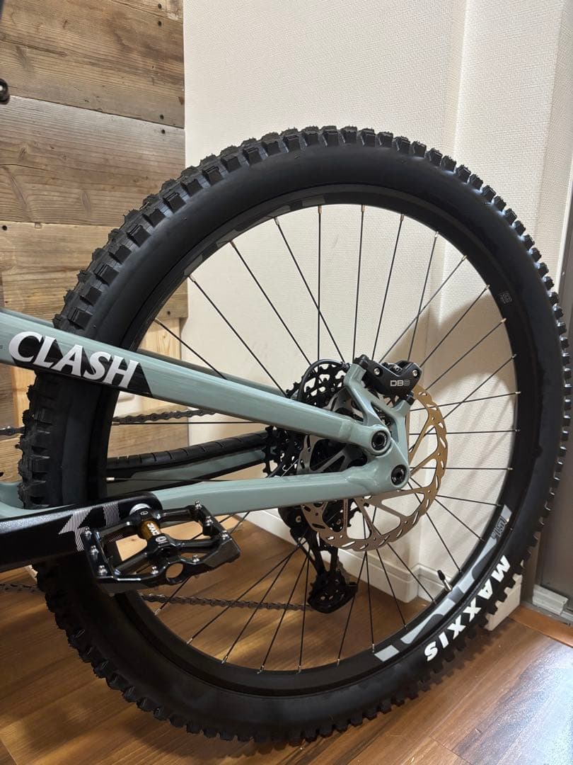 新品同様】COMMENCAL CLASH RIDE 2025 パイライトグレー - メルカリ