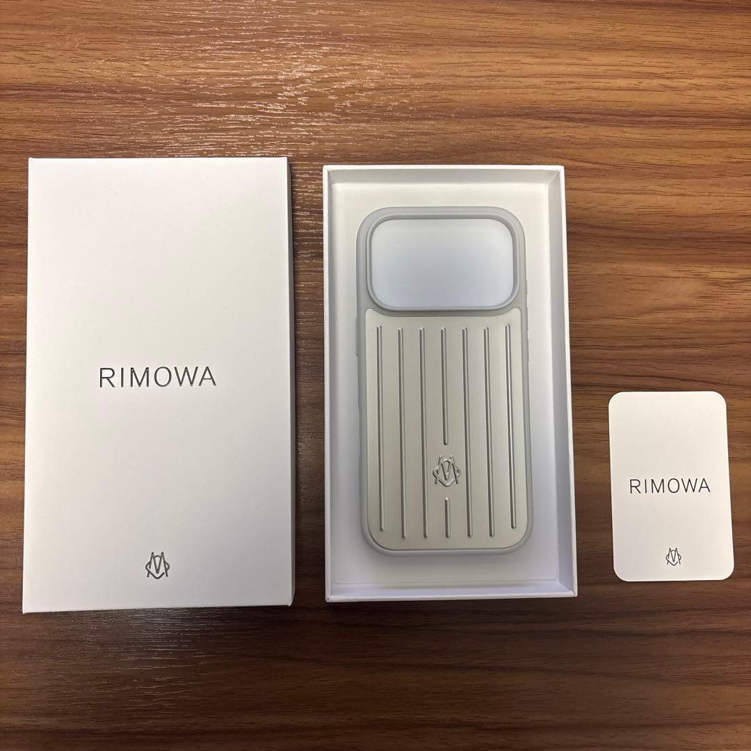 RIMOWA iPhone17pro用ケース シルバー - メルカリ
