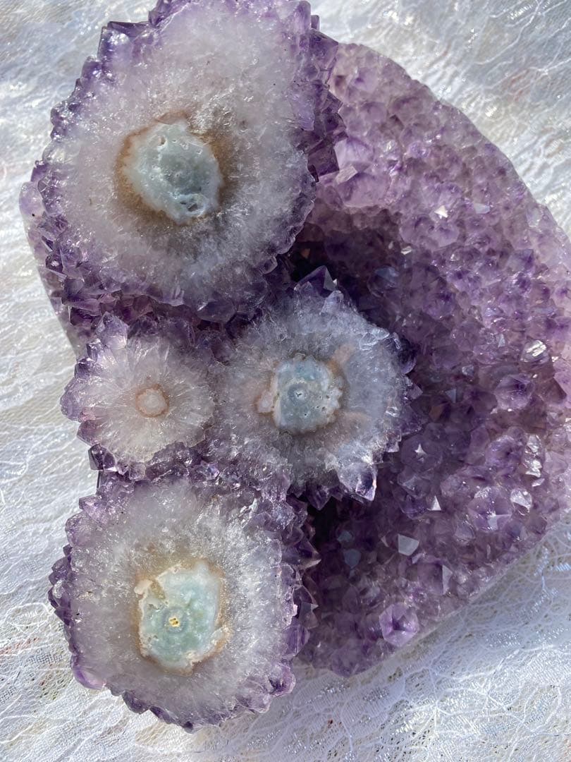 ⭐︎希少価値⭐︎虹も見える♪花満開のアメジスト⭐︎