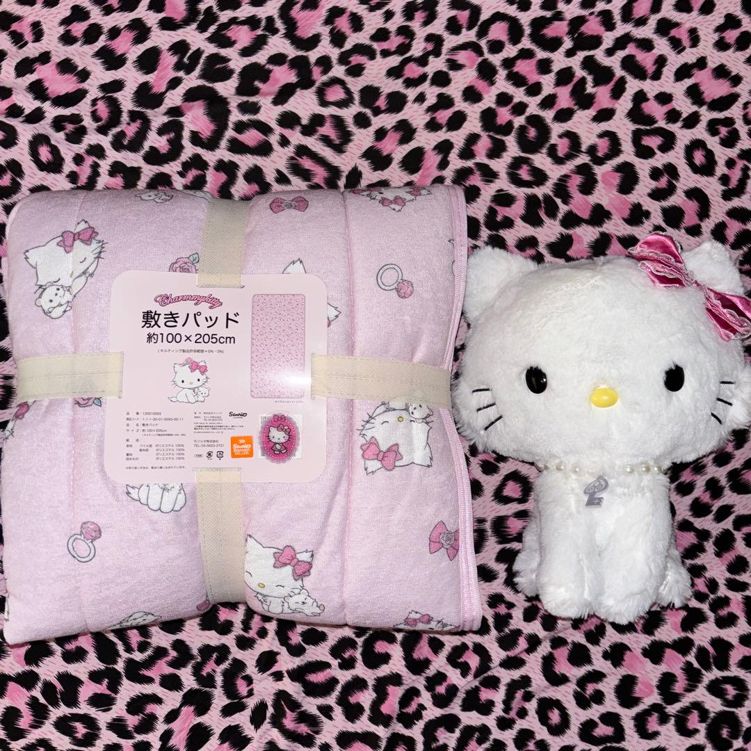 チャーミーキティ 敷きパッド ベッドカバー Charmmy Kitty 新品】チャーミーキティ シングル 敷きパッド 中綿入り 四隅ゴム付き