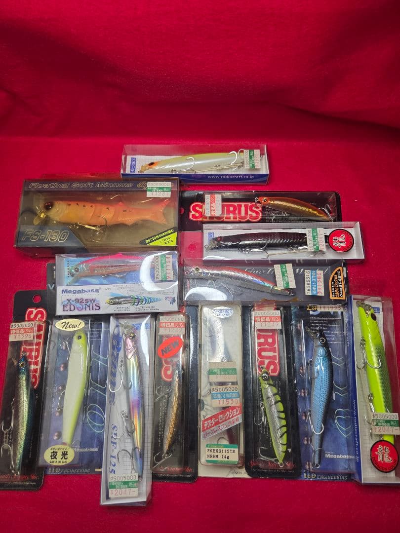 【新品未使用】ルアー14個＋オマケ1個 オルルド釣具 マイクロクランク ルアー 10個セット 3cm 1.5g 管釣り