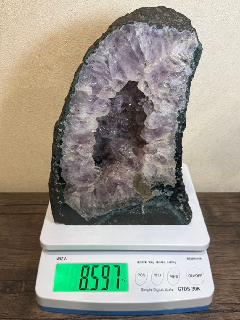 【送料込み】天然石★アメジストドーム　紫水晶　8.5kg 高さ27cm 鉱物
