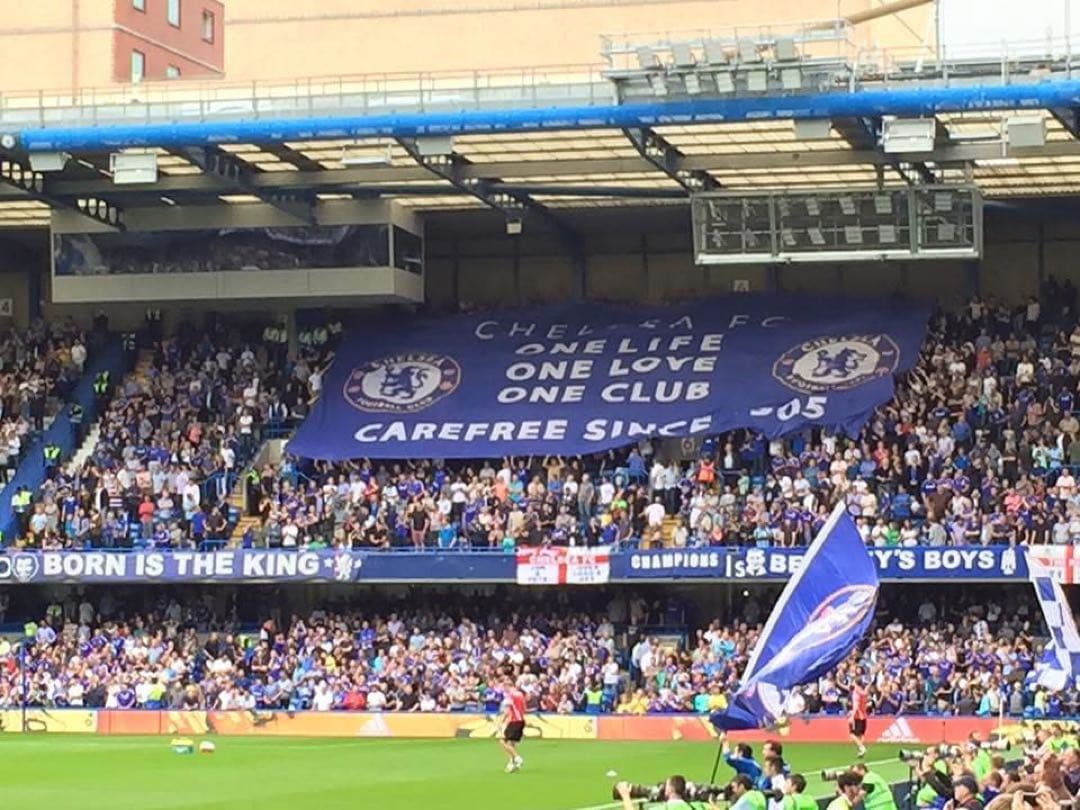 非売品】チェルシーFC スタンフォードブリッジ現地入手グッズ - メルカリ