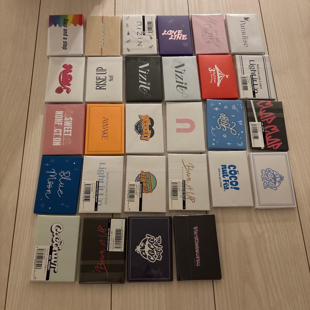 niziu フォトカードセット NiziU 【2021年6月下旬出荷分】フォトカードセット(9枚入り) | Sony