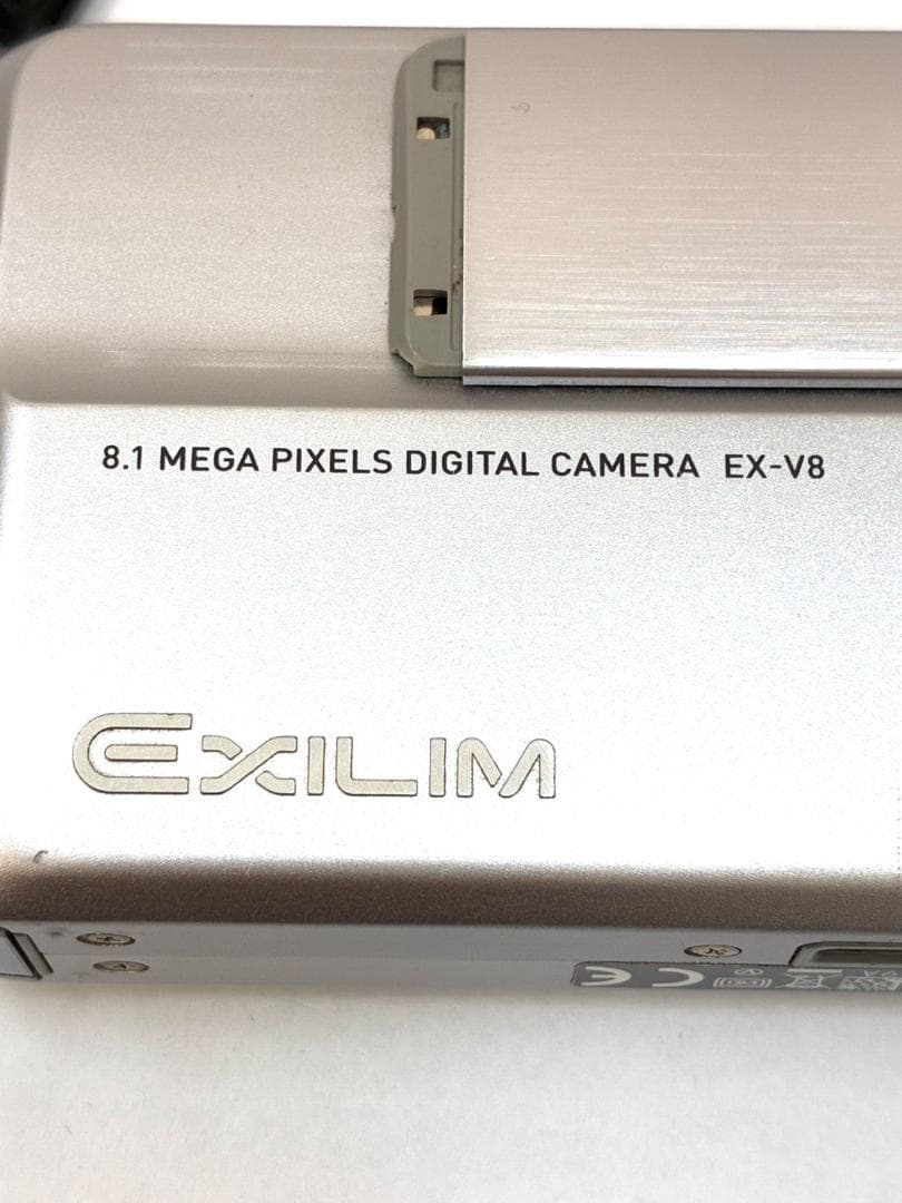 25S11-068 CASIO EX-V8 カシオ 通電OK 付属品付 デジカメ
