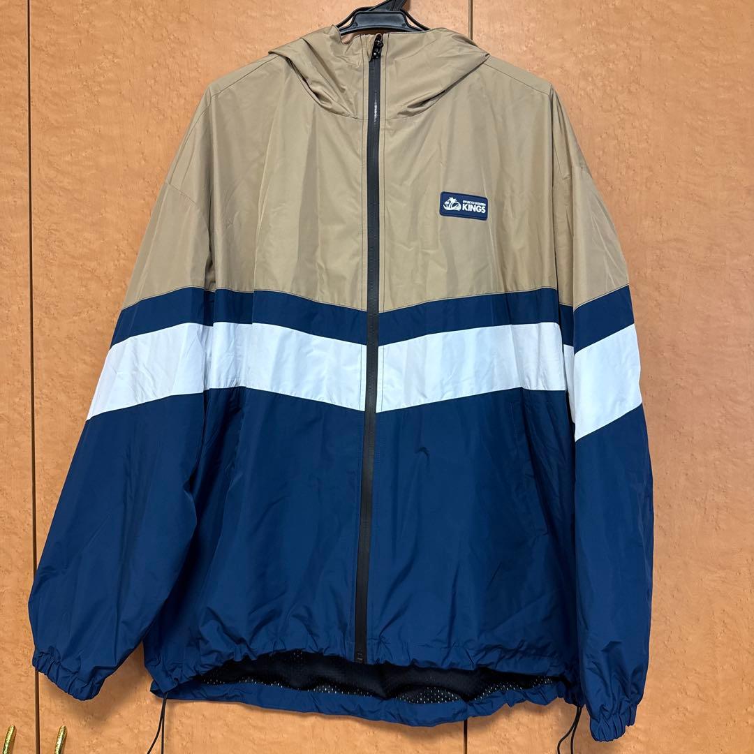 琉球ゴールデンキングス ナイロンジャケット（フード付き）XLサイズ