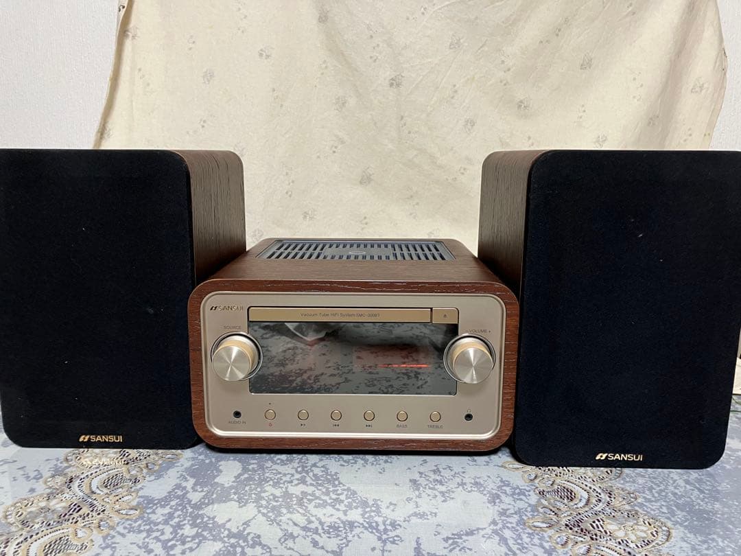 美品 サンスイ SMC-300BT 真空管 CDステレオシステム あたたかい音色 SANSUI、真空管ハイブリッドアンプ搭載のレトロ調コンポ「SMC-300BT