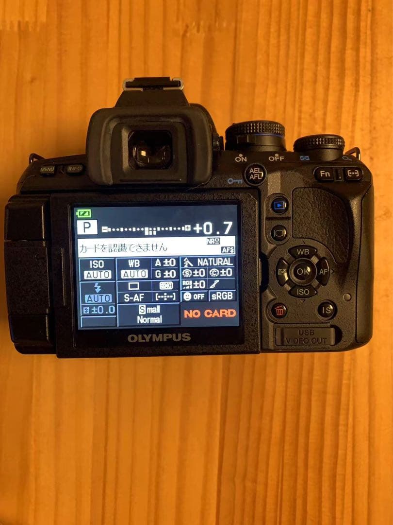 オリンパス製レンズ交換式ライブビューデジタル一眼レフカメラ　E-620 Amazon | OLYMPUS デジタル一眼カメラ E-620 ボディ E-620 | デジタル