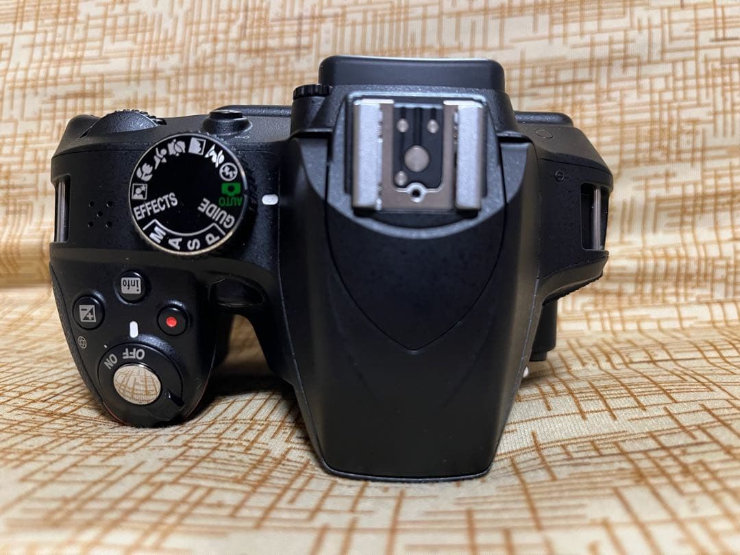 美品！ショット数2028枚！】Nikon D3300 18-55レンズキット - メルカリ