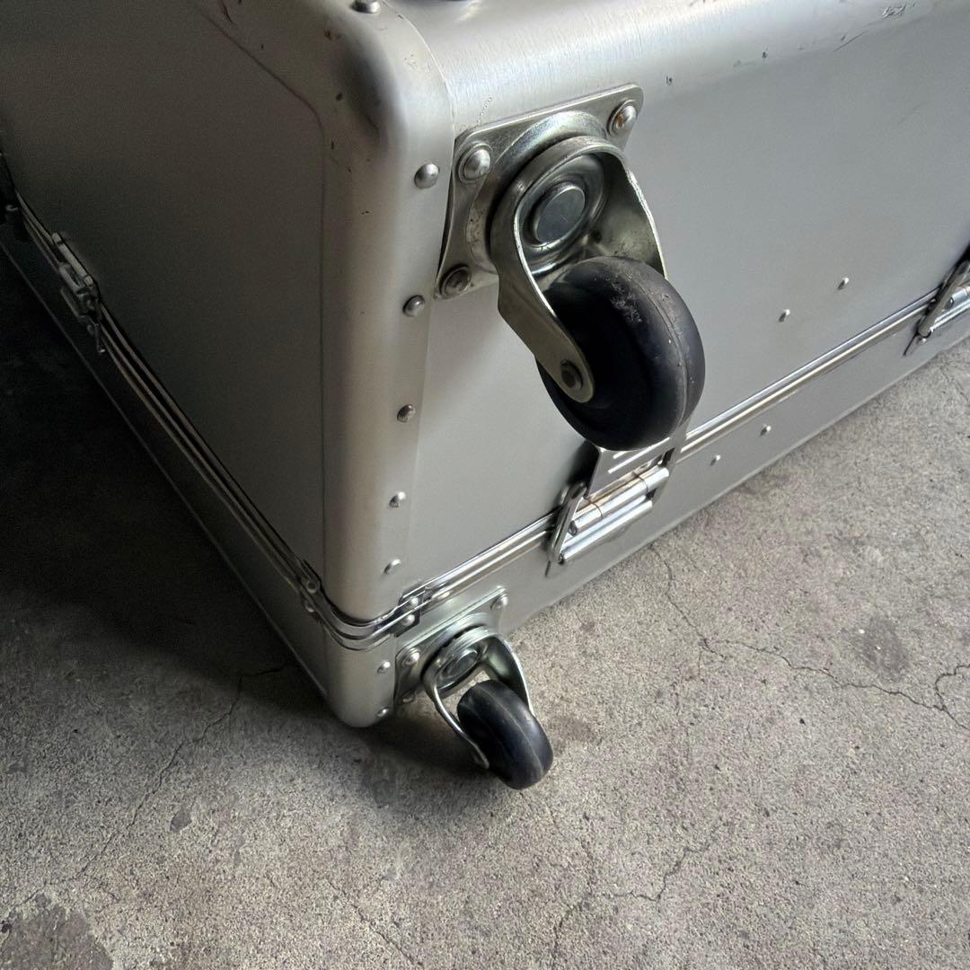 オールドヴィンテージ アルミトランクケース キャスター付き 鍵付き