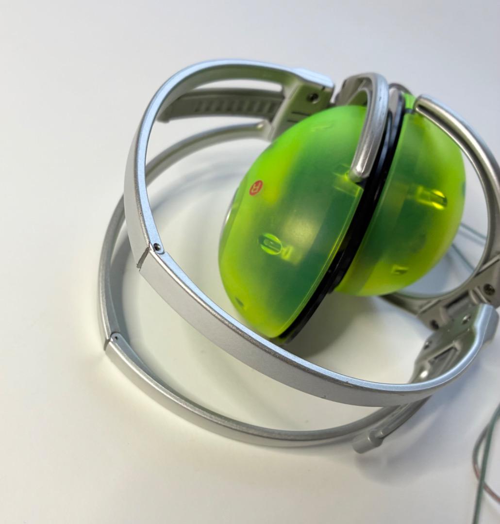 SONY ヘッドホン “eggo\" MDR-D011 密閉型 スケルトン 中古