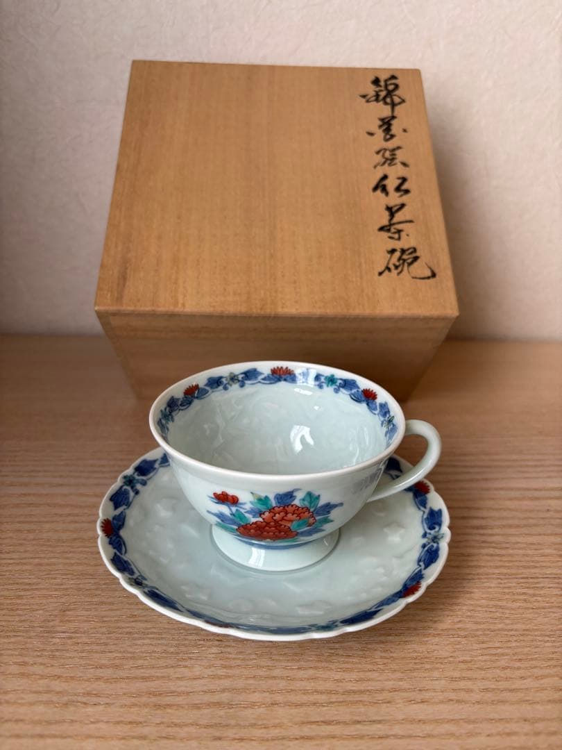 今右衛門窯の錦花絵紅茶碗（カップ&ソーサー） 1客 新品未使用 桐箱入