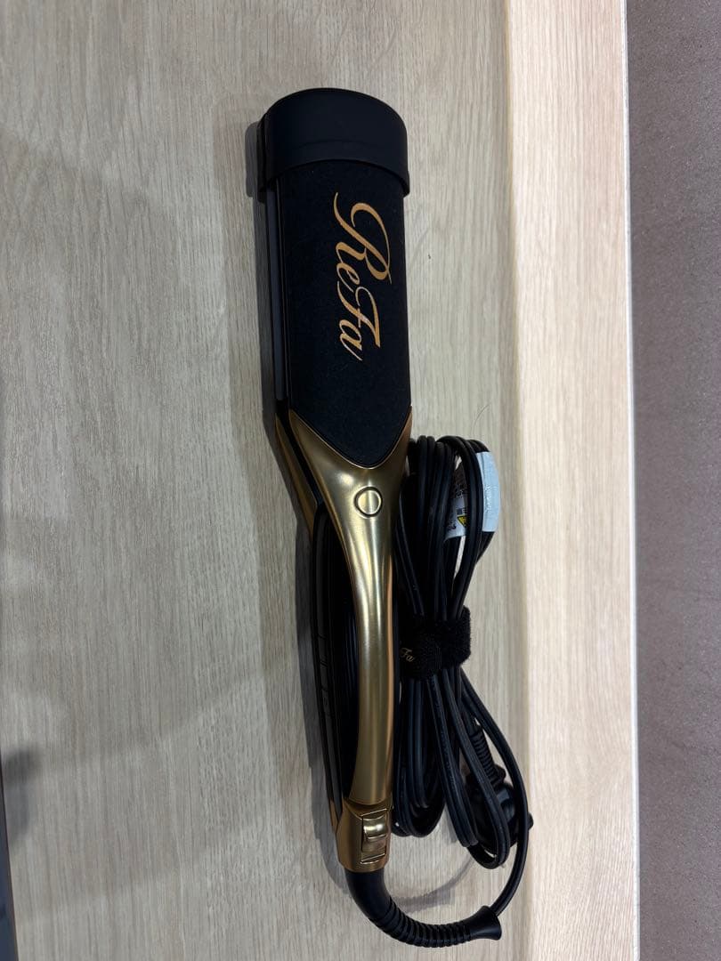 ひろりんReFa ストレートヘアアイロン ブラック/ゴールド リファパワーストレートアイロン サロンモデル - ReFa POWER STRAIGHT