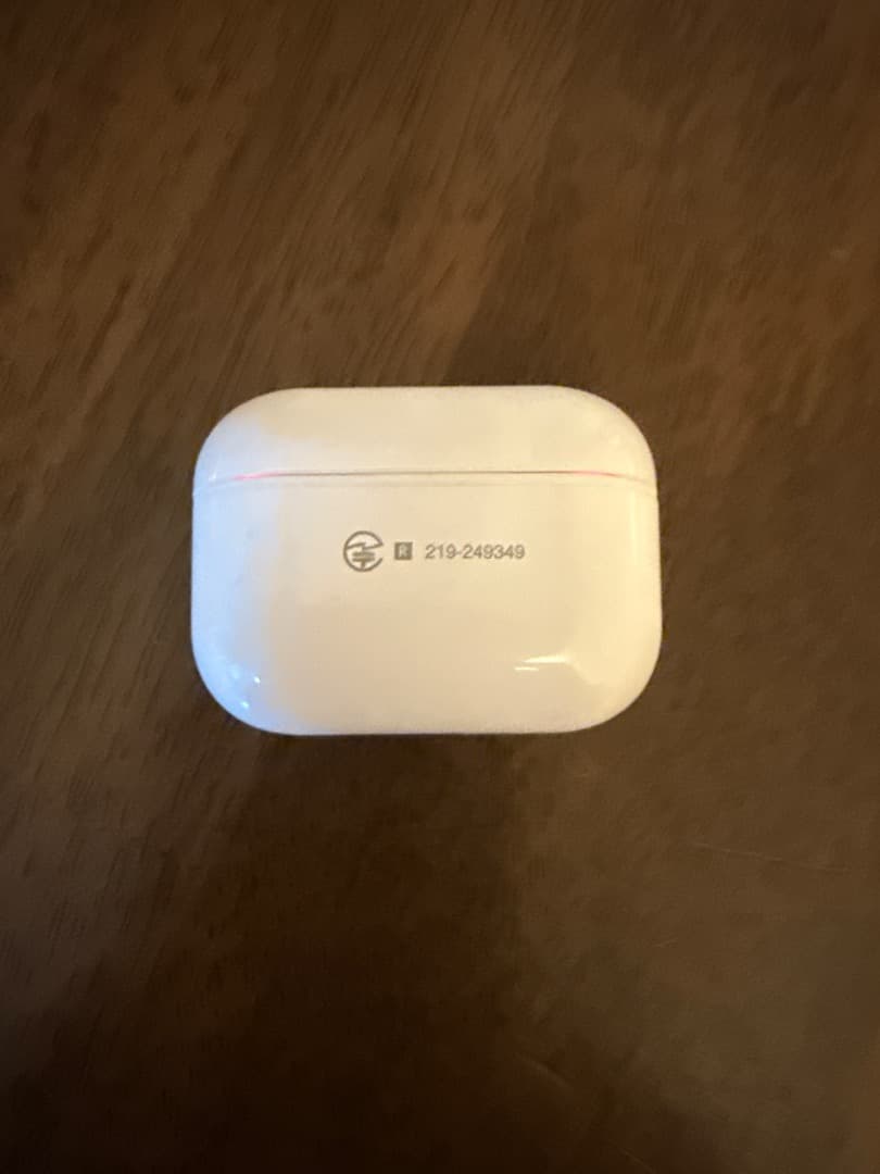 ワイヤレスイヤホン 充電ケース付き ホワイト - メルカリ