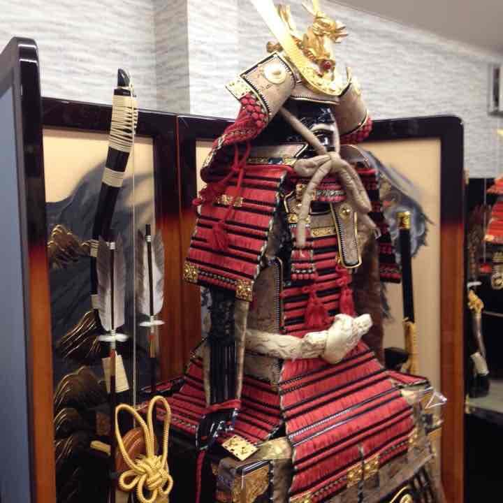 新品73万を28万着用鎧（兜）