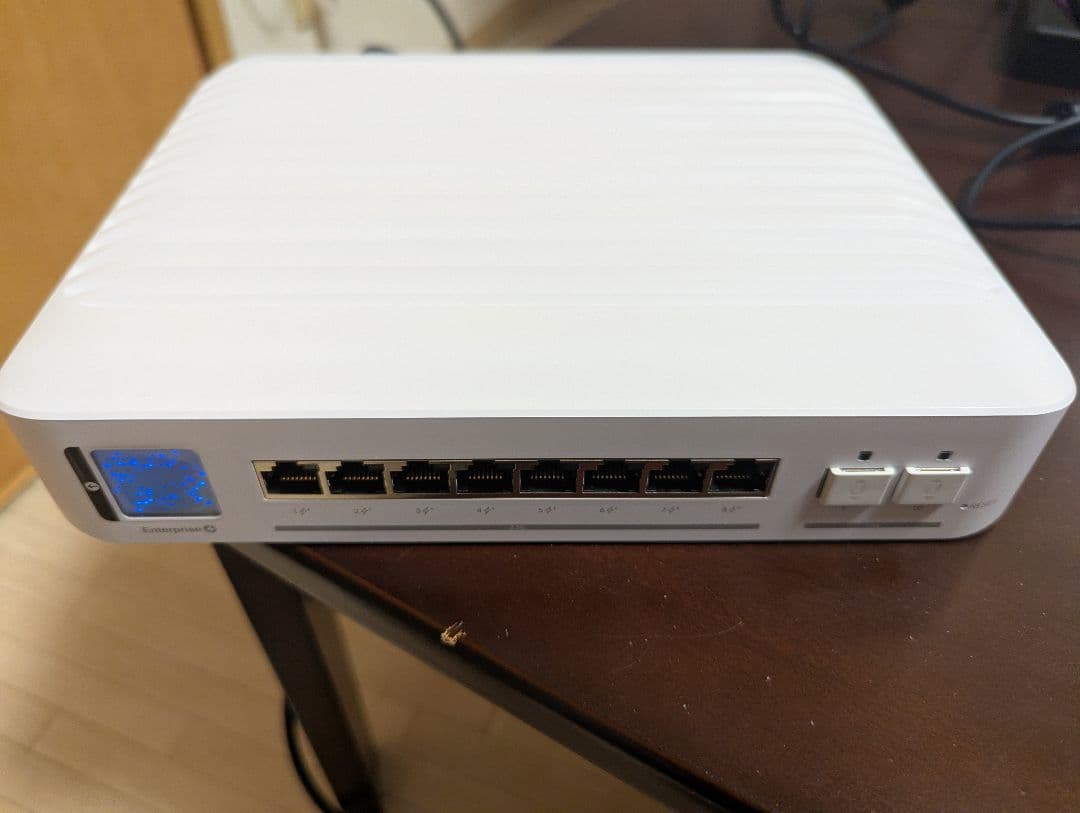 Ubiquiti UniFi スイッチ Enterprise 8 PoE スイッチ Enterprise 8 PoE - Ubiquitiストア 日本