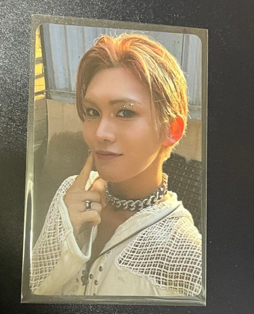 匿名配送】XLOV HYUN ヒョン IONE封入トレカ - メルカリ