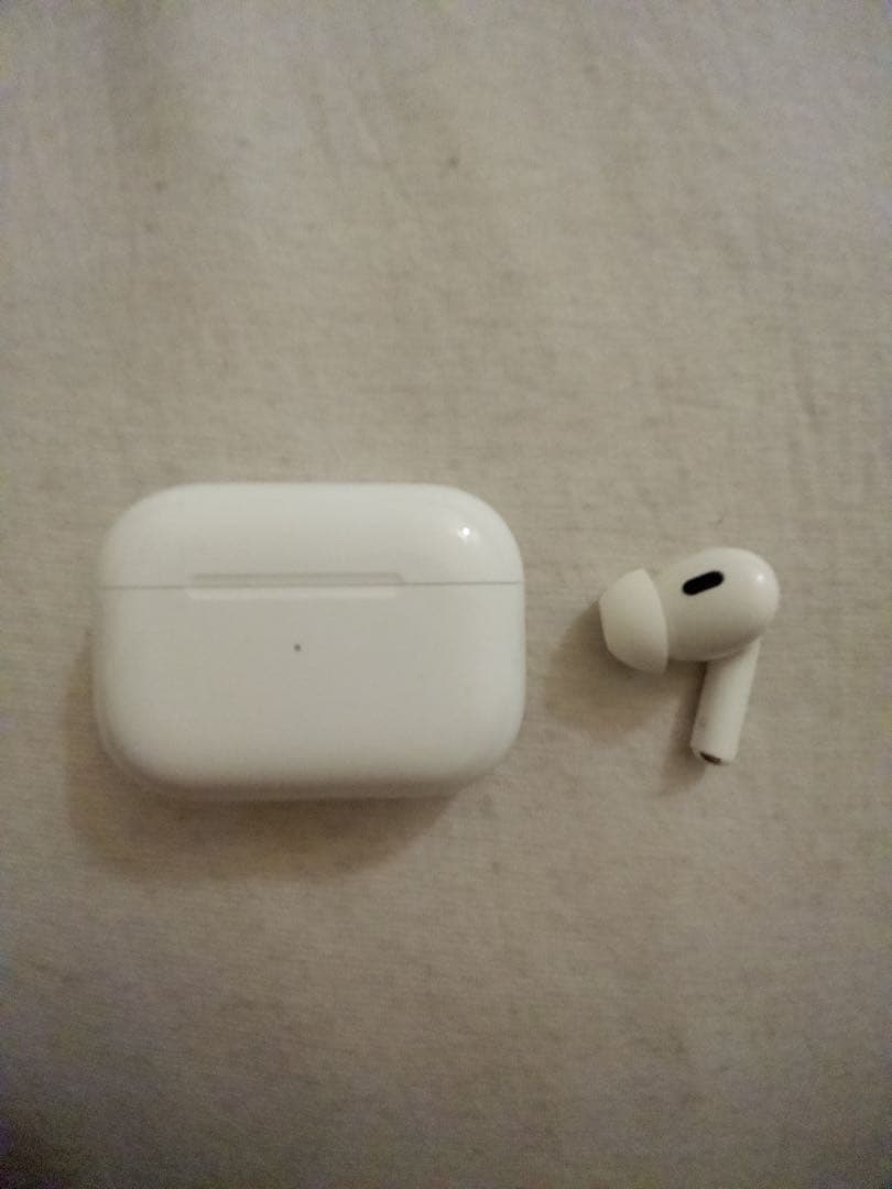 AirPodsPro 第2世代 USB type-C 右耳＋ケース 楽天市場】AirPods Pro 第2世代 MagSafe充電ケース（USB-C）用 新品未