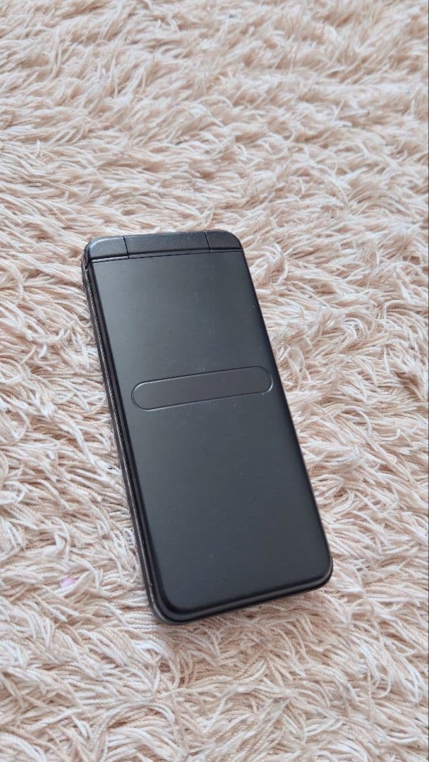 Kyocera Gratina KYF42 LINEとアプリストア OK! - メルカリ