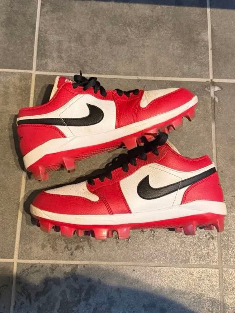 Nike Air 赤白スパイクシューズ jordan - メルカリ