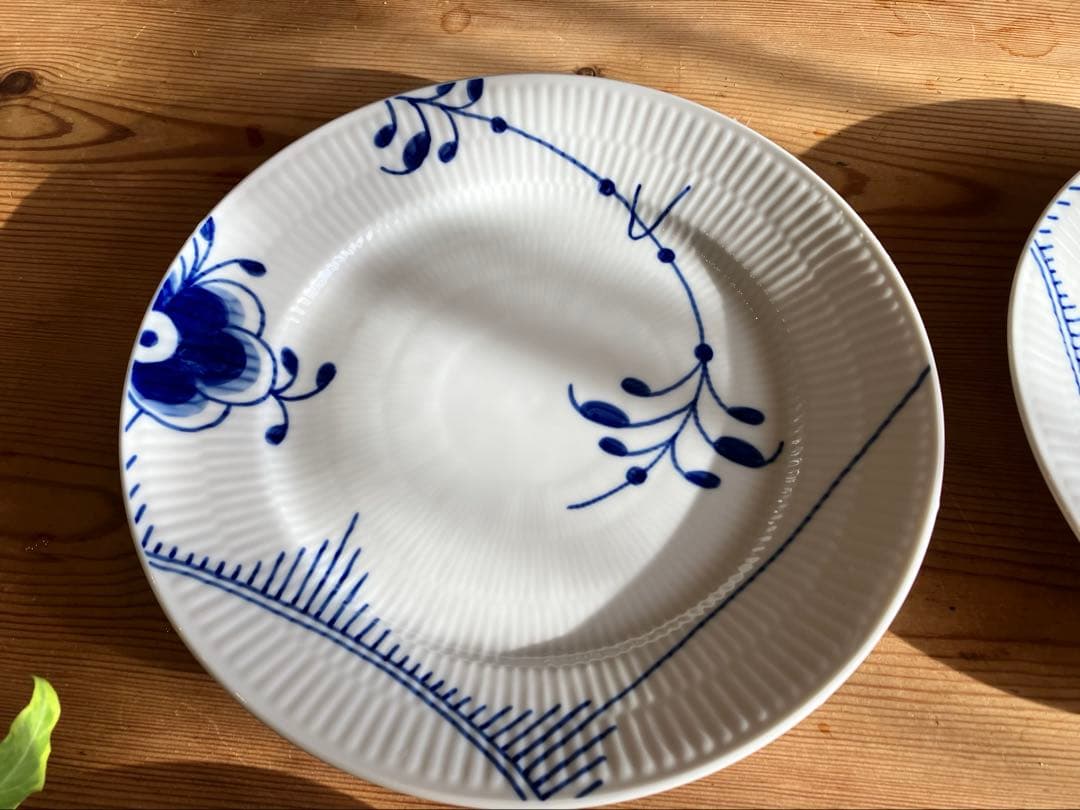 ロイヤルコペンハーゲン ブルーフルーテッドメガ 22プレート×6 - メルカリ