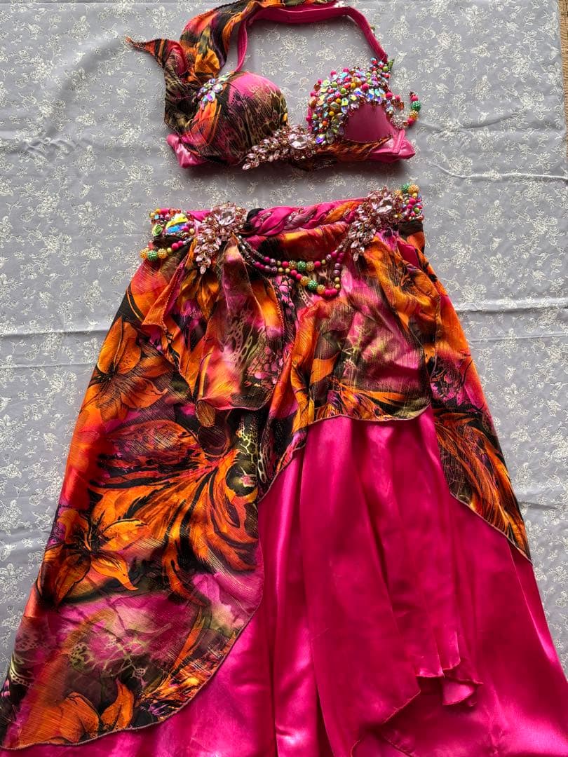 ベリーダンスセットアップ ピンク 楽天市場】ダンス衣装 ヒップホッ 白ベスト ピンク 無地 長袖