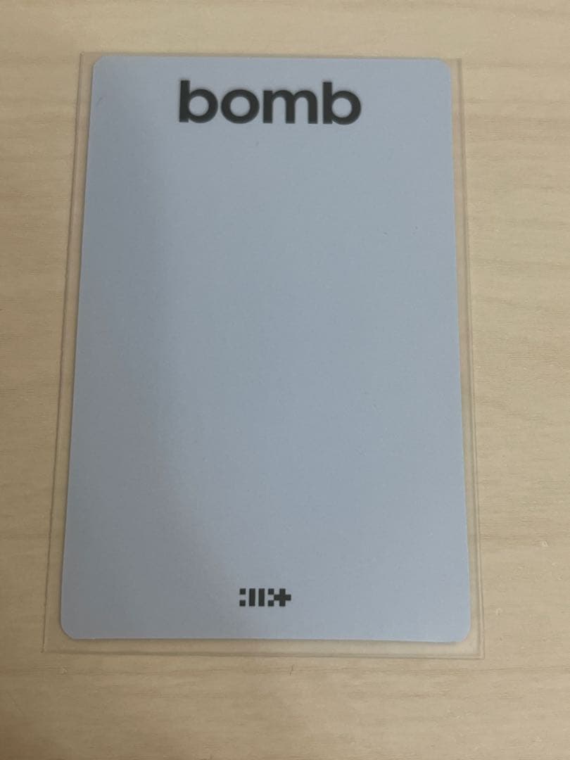 ILLIT bomb モカ アメリカ us weverse アメリカ トレカ