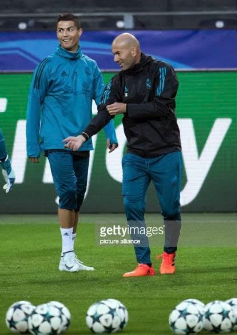 ロナウド 直筆サインスパイク レアルマドリード ポルトガル代表 新品