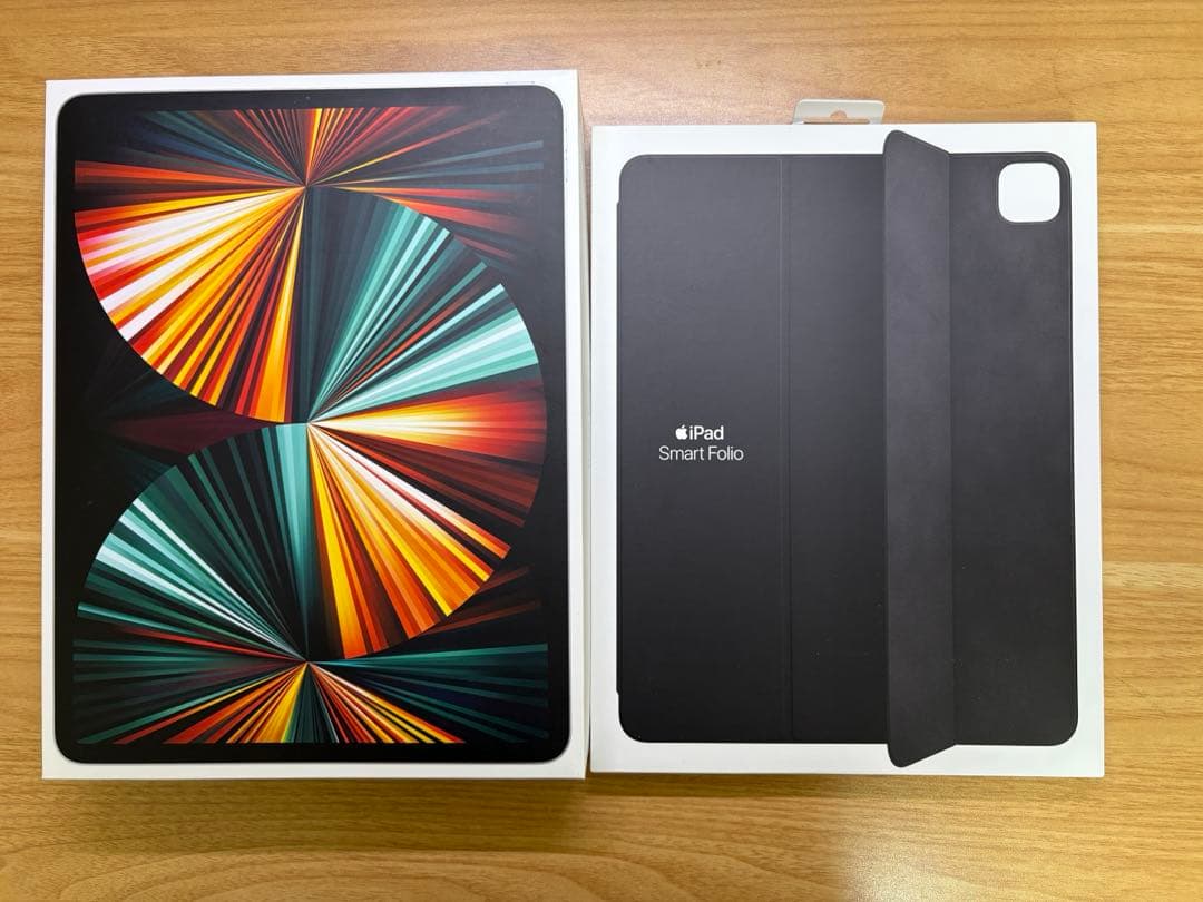 【美品】iPad Pro第5世代12.9シルバー 128GB スマートフォリオ付 12.9インチiPad Pro Wi-Fi 128GB - シルバー（第5世代）[整備済製品