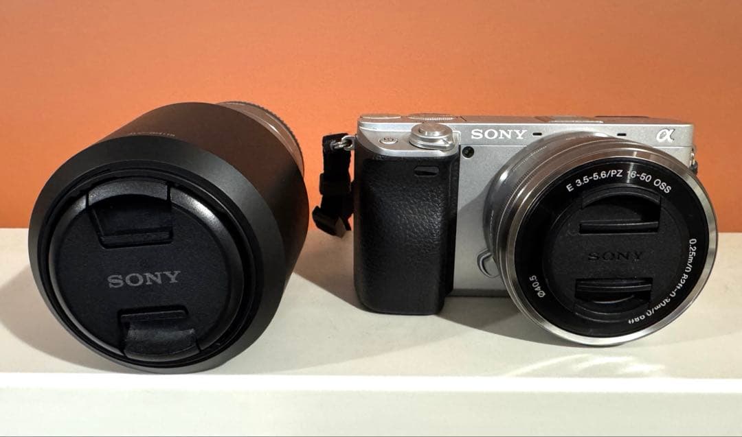 SONY ソニー α6400 ILCE-6400Y ダブルズームレンズキット SONY α6400 ILCE-6400Y ダブルズームレンズキット [シルバー] 価格比較