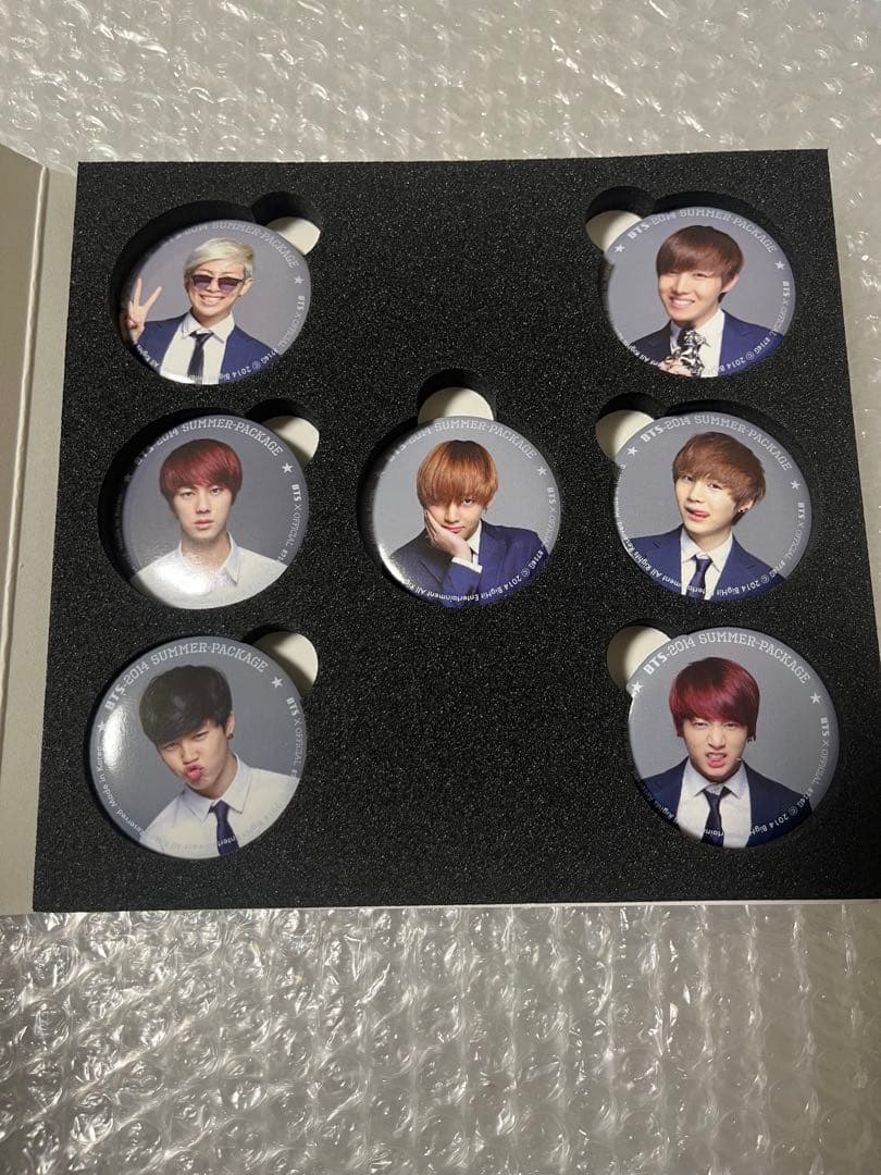 BTS 2014 サマパケ 缶バッジ 全員 - メルカリ