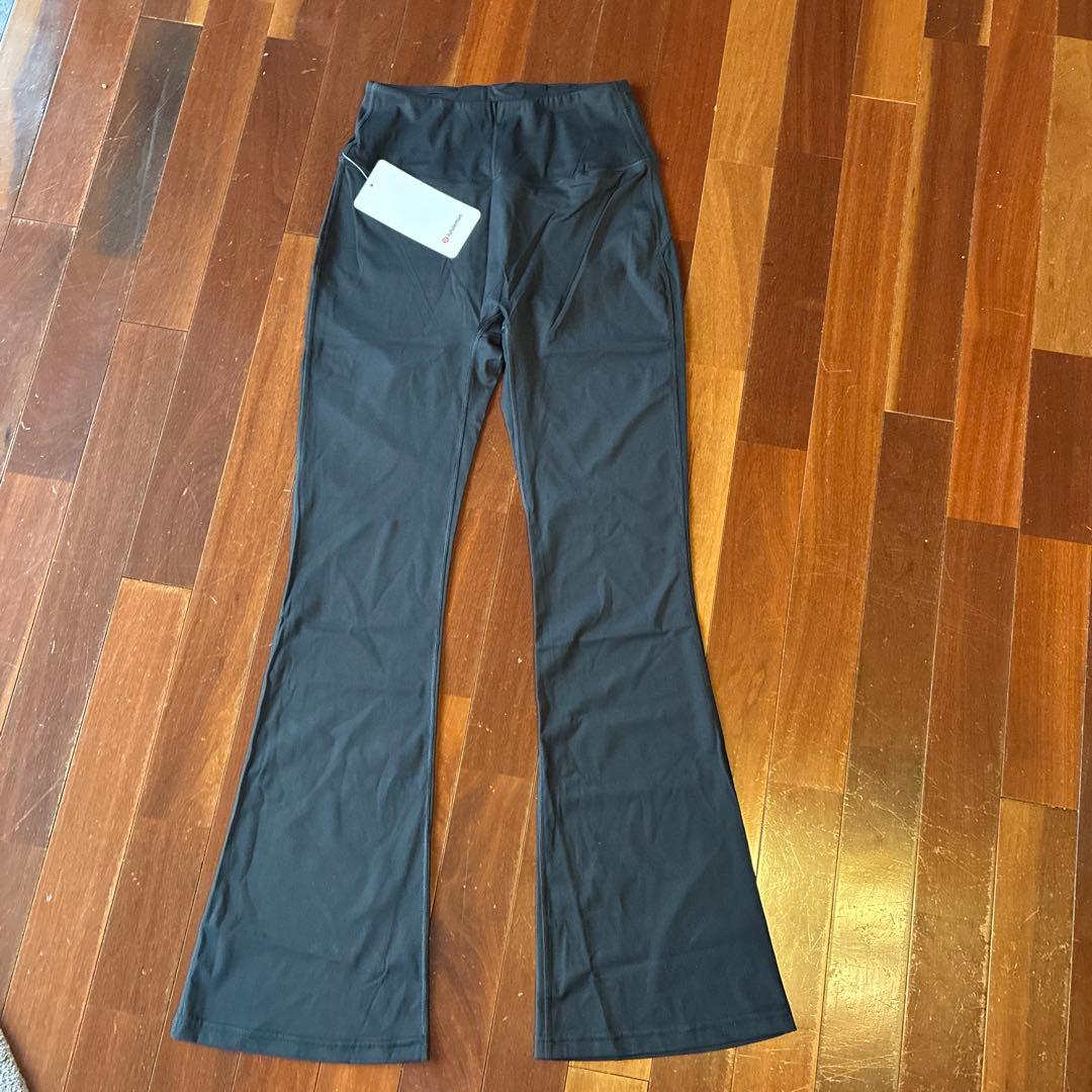 ルルレモンlululemon ブラック フレア ヨガパンツ ハイウエスト 6 Groove Nulu スーパーハイライズ フレアパンツ 30インチ *アジア