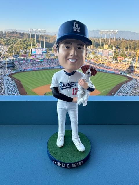 グラスノーボブルヘッド6/1 ドジャースタジアム 先着限定配布