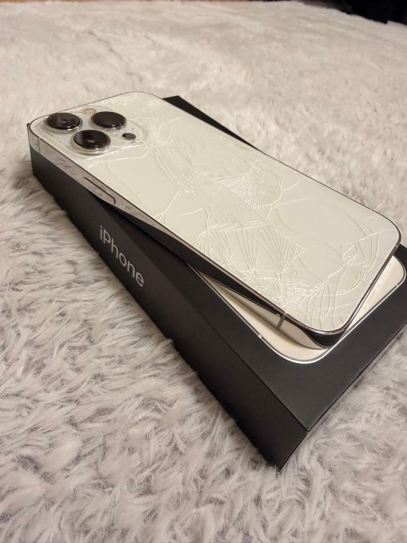 iPhone 13 Pro 128GB シルバー 背面割れあり 動作良好 - メルカリ