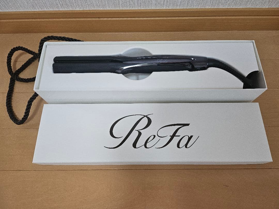 ReFa ストレートヘアアイロン プロ ブラックRE-AT-02A 国内正規品】リファ ストレートアイロン プロ ブラック RE-AT-03A 黒