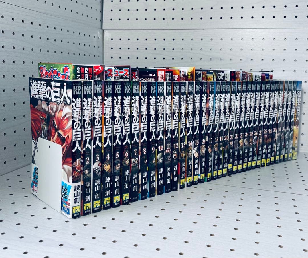 全巻初版！進撃の巨人 1 ~ 34巻完結セット 帯☆チラシ付き - メルカリ