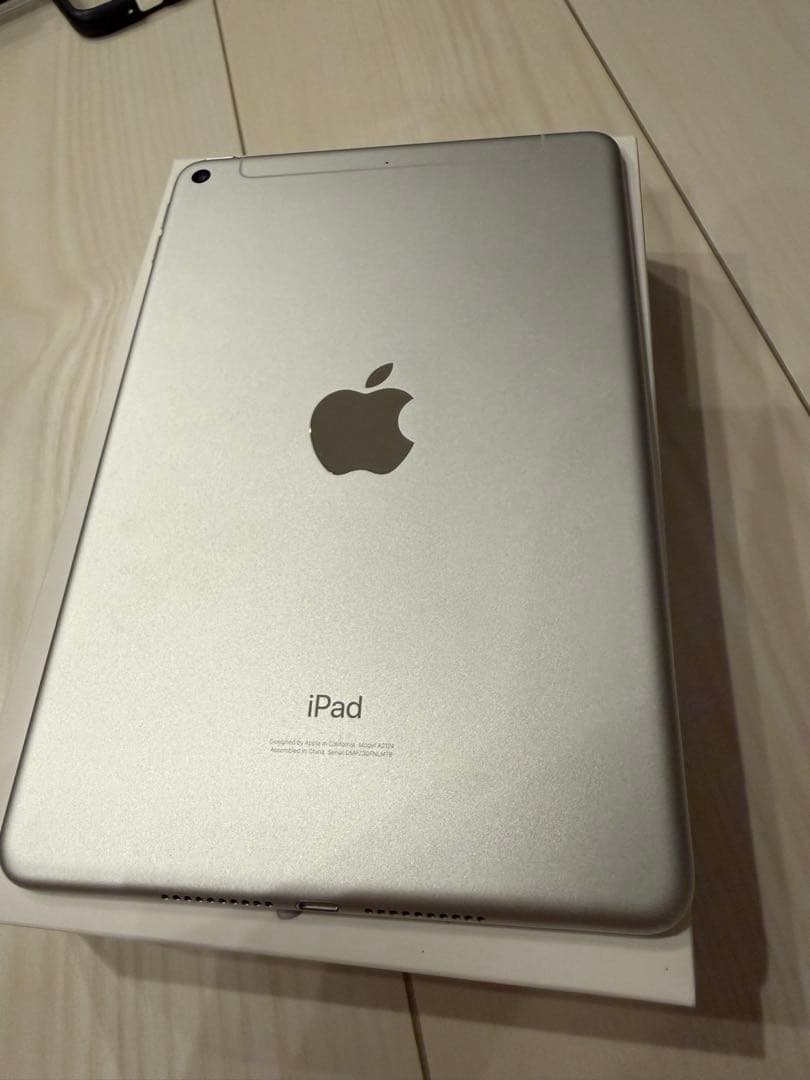 iPad mini 5 シルバー 本体 セルラーモデル - メルカリ