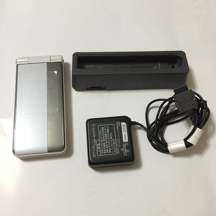 docomo P-01G ホワイト♡超美品♡本体、卓上ホルダ、充電器3点セット3 2026年最新】ガラケー 充電器 p-01gの人気アイテム - メルカリ