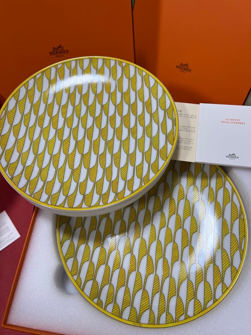 新品未使用！入手困難なHERMESソレイユ！デザートプレート２枚 HERMES / デザートプレート《ソレイユ・ドゥ・エルメス》 2枚セット