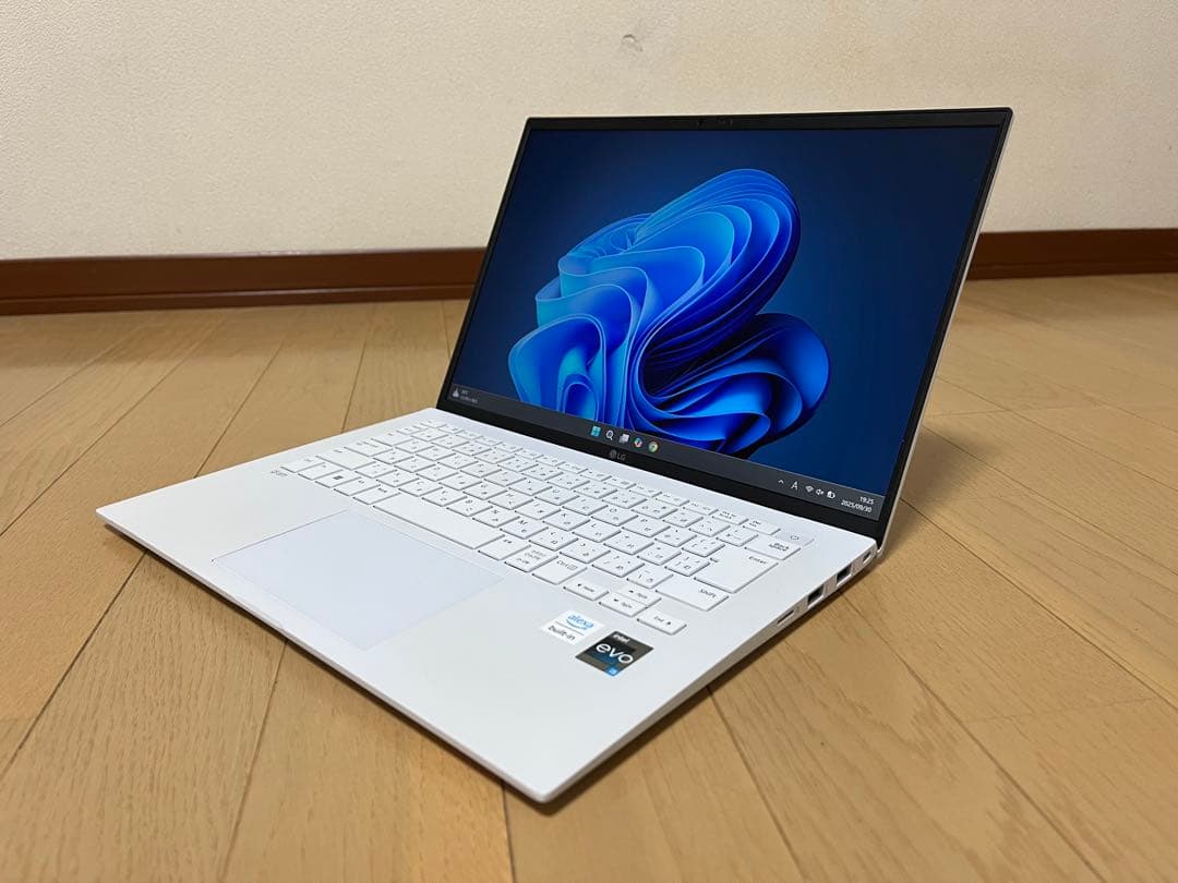 美品　LG gram 14Z90Q　第12世代 Core i5 1240P LG 〔中古〕LG gram 14Z90Q-KR54J1 Intel® Core™ i5-1240P