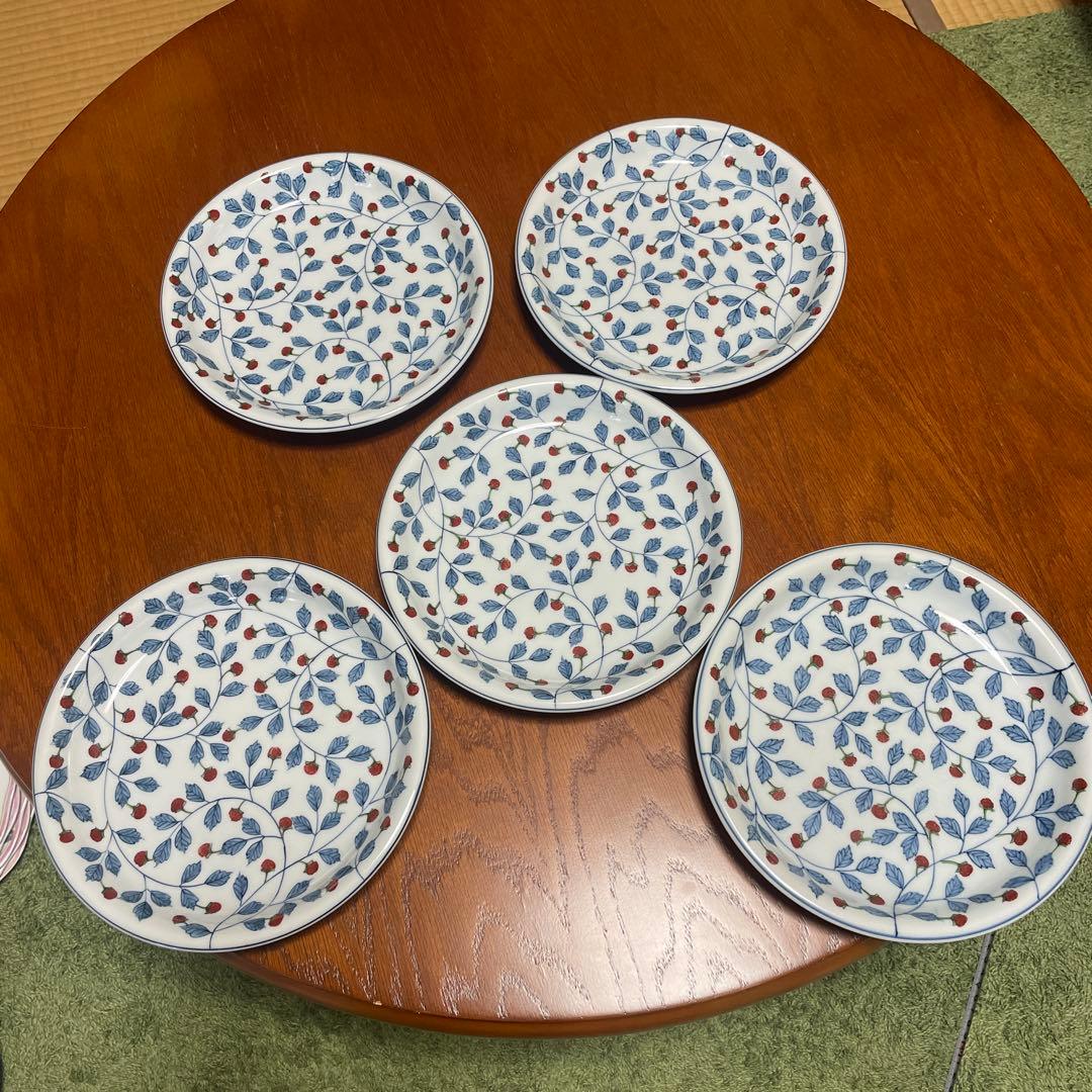 有田焼源右衛門窯染錦苺絵野苺赤色鉢　5皿 染錦苺絵（赤） 飯碗 ｜ 有田焼の源右衛門窯公式オンラインショップ