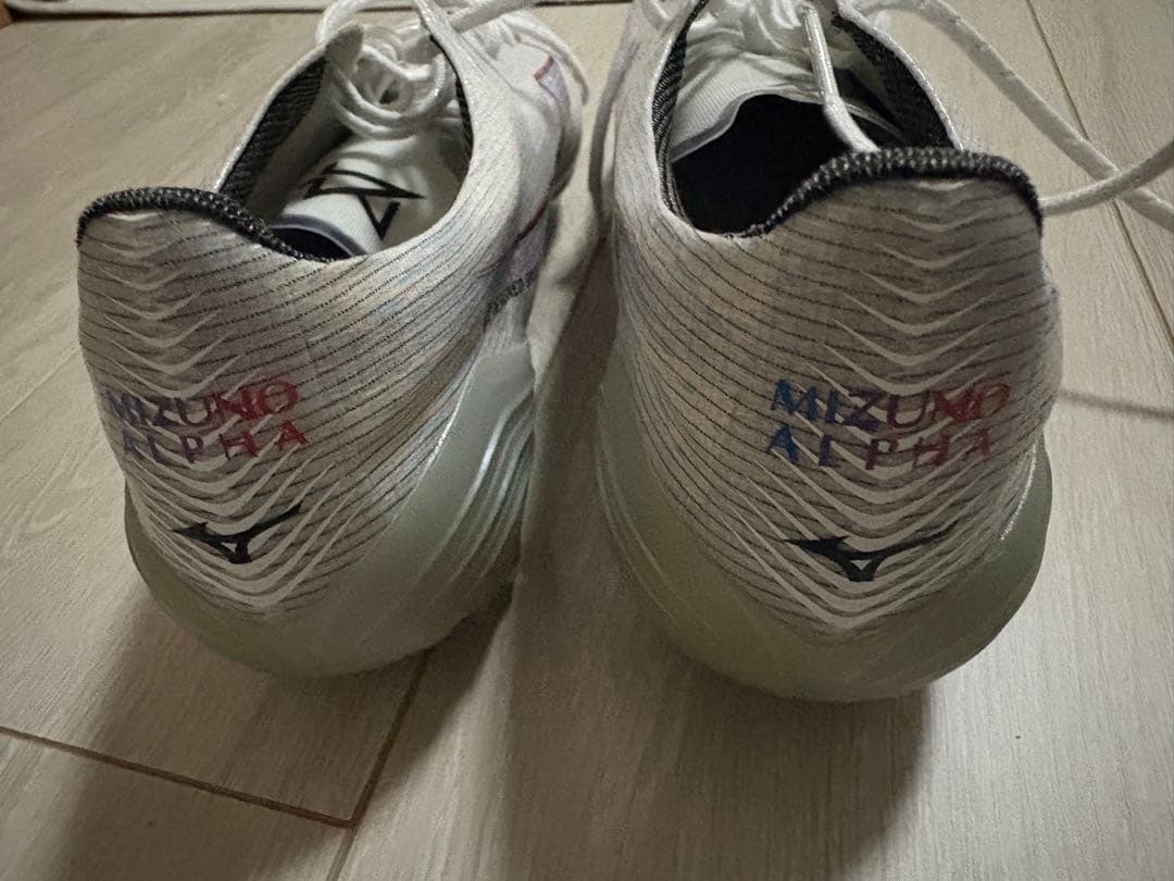 Mizuno Alpha サッカーシューズ ホワイト/レッド/ブルー