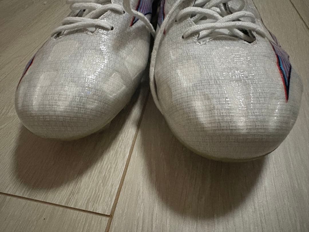 Mizuno Alpha サッカーシューズ ホワイト/レッド/ブルー