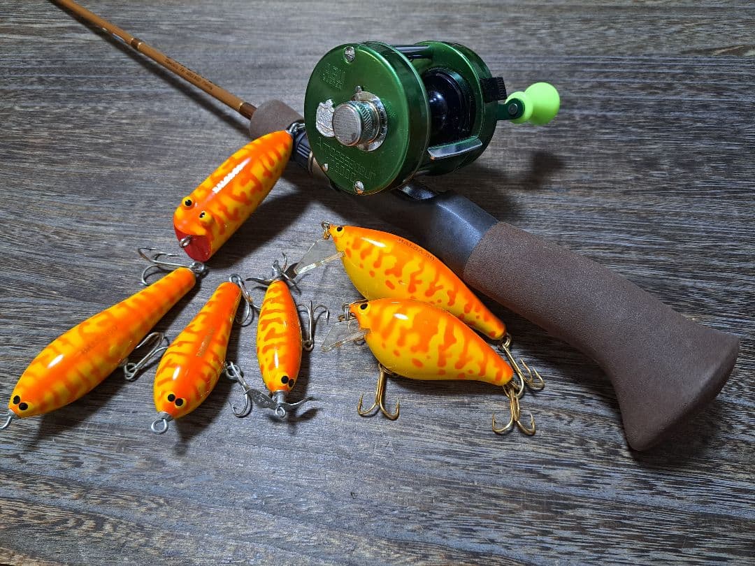 Abu ambassadeur 2500C グリーン サイモンシモムラ ハンドル - メルカリ