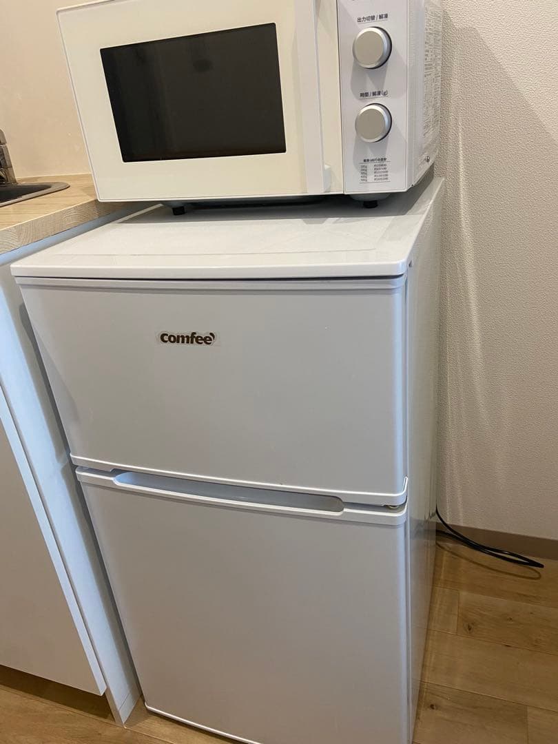 ジャイアン　2024年製　comfee コンフィー　冷凍冷蔵庫 90L COMFEE' 冷蔵庫 90L 幅47.8cm 2ドア 右開き コンパクト 耐熱天板