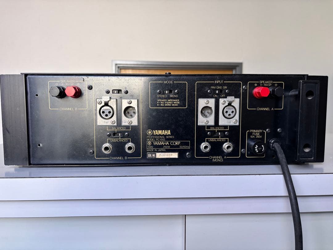 YAMAHA プロフェッショナルシリーズ パワーアンプ PC-1002 - メルカリ