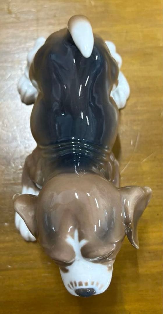 ロイヤルコペンハーゲン ビーグル犬 伏せ 置物 陶磁器 フィギュリン