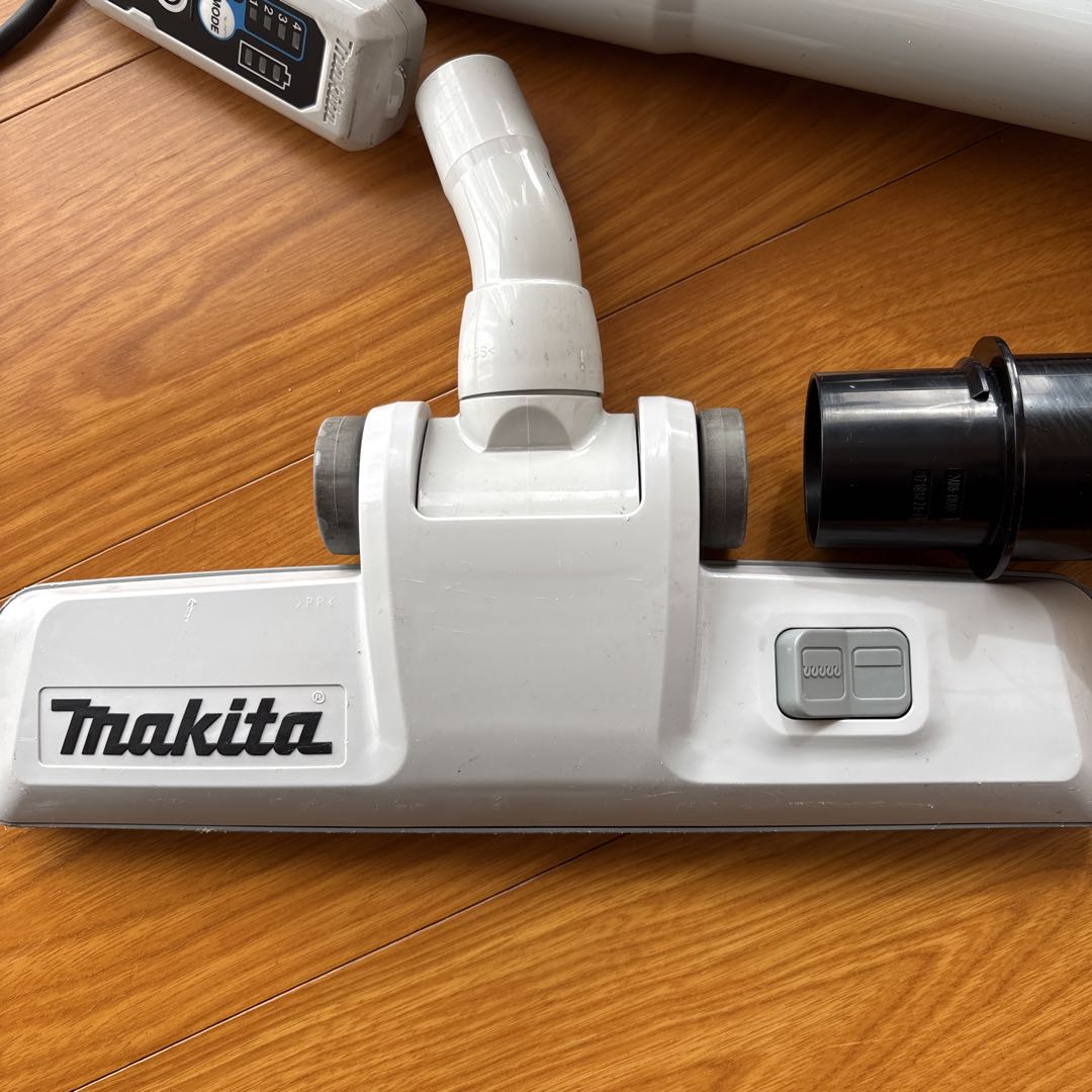 マキタ 充電式背負クリーナ VC008G 本体のみ makita 中古 - メルカリ