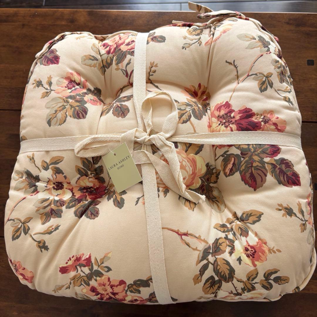 ローラアシュレイ　シートパッド　アンジェリカ2枚セット Amazon｜ローラアシュレイ 「アンジェリカ」 バスマット ピンク 約50