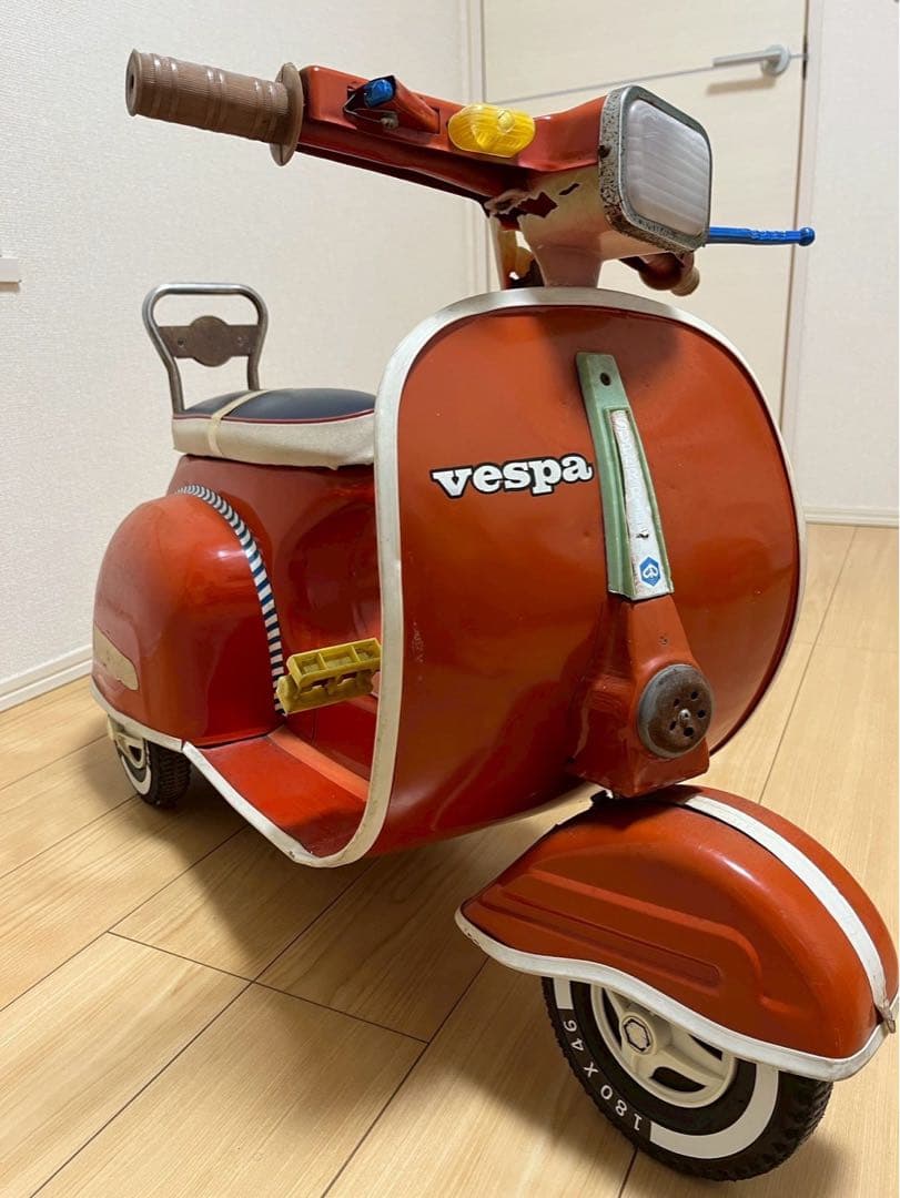 VESPA ペダル式三輪車 ブリキ玩具 置物 - メルカリ